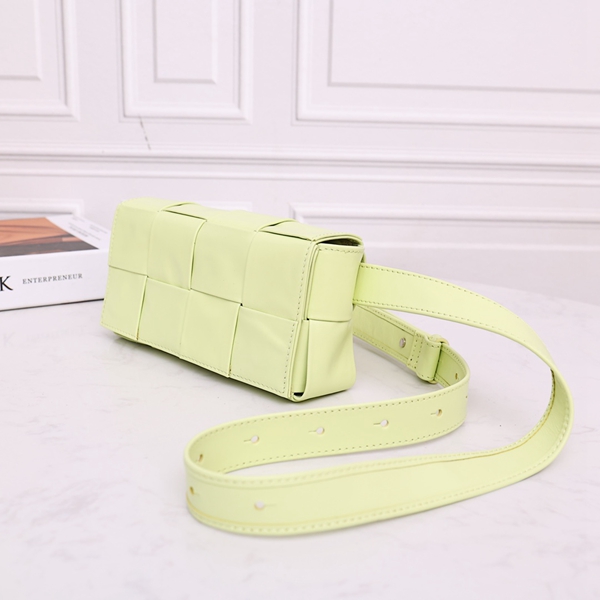 ボッテガヴェネタバッグ側面デザイン